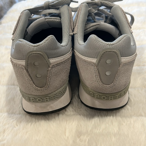 Nike Venture Runner shoe - Picture 6 of 8